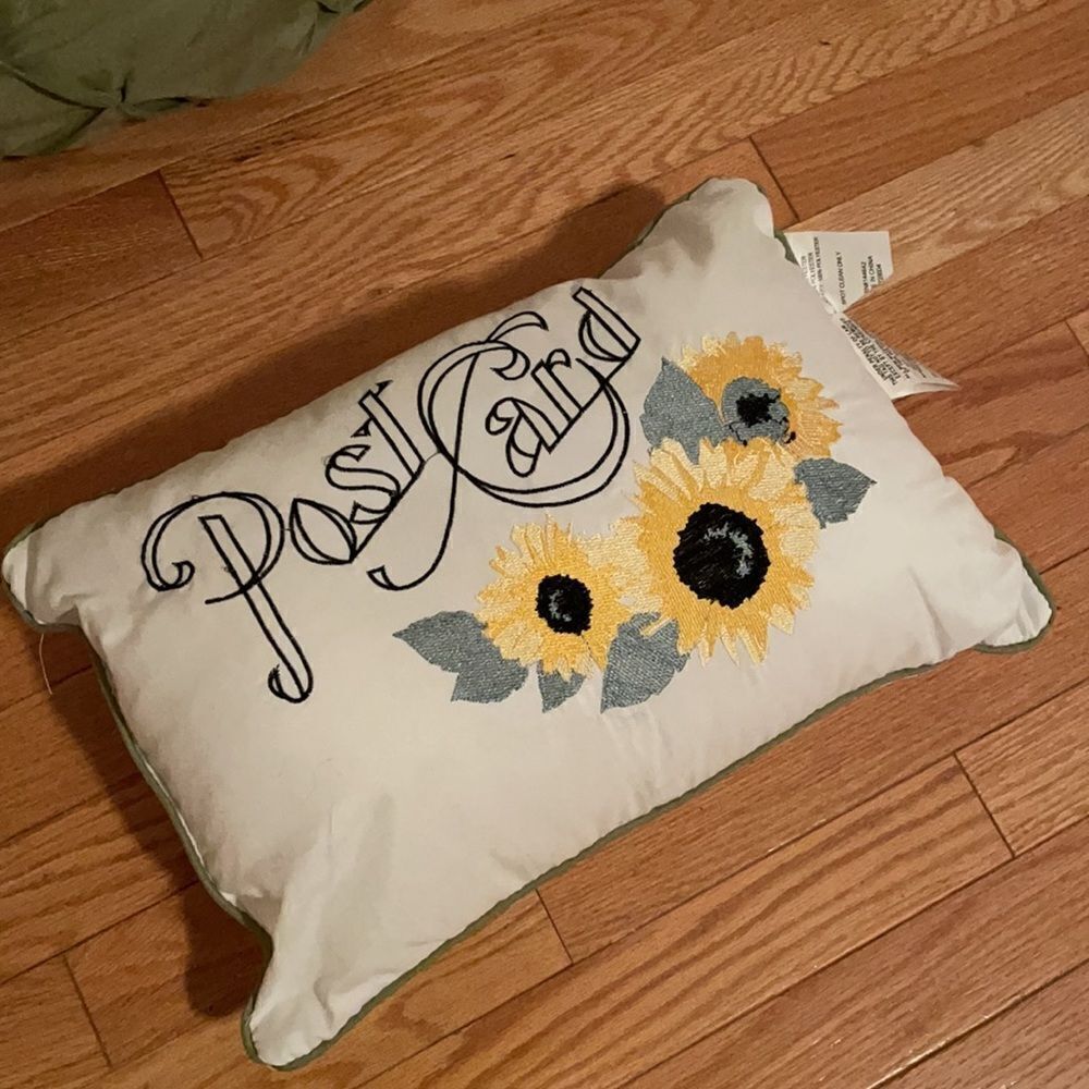 Sunflower Pillow Bundle 🌻  - Picture 3 of 4